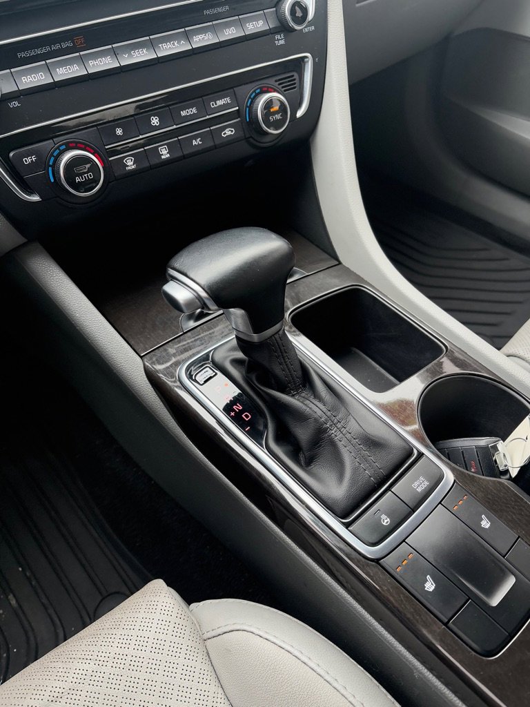 Used 2017 Kia Optima EX image 19