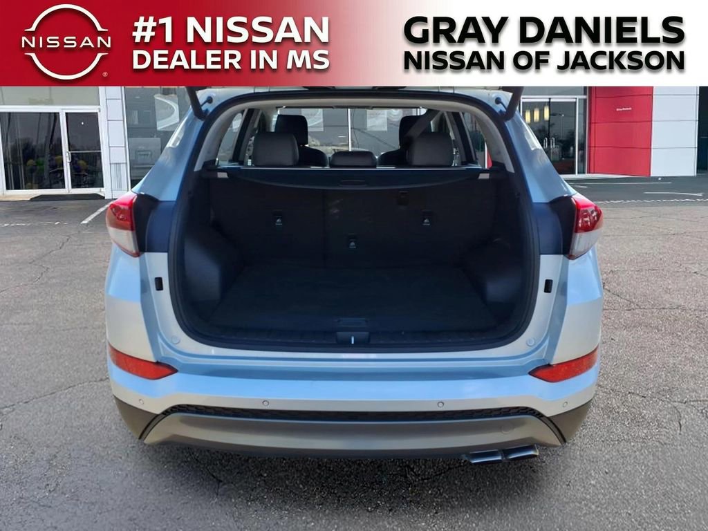 Used 2016 Hyundai Tucson Limited w/ Option Group 03 FWD image 8