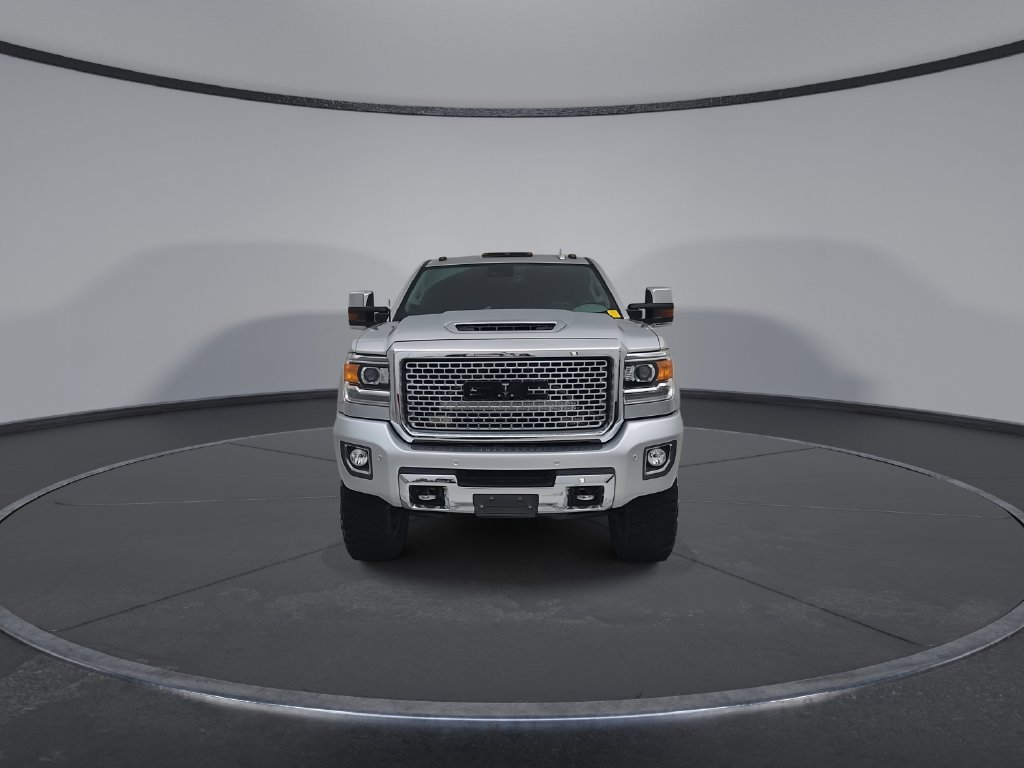 Used 2017 GMC Sierra 2500 Denali w/ Duramax Plus Package AWD/4WD image 5