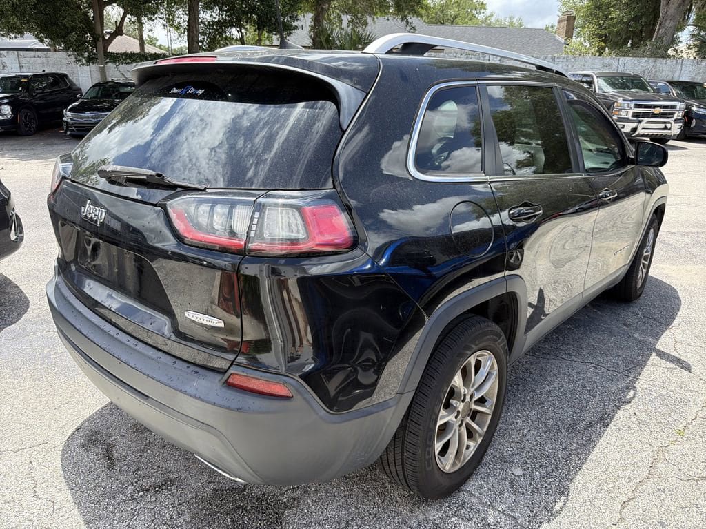 Used 2019 Jeep Cherokee Latitude Plus w/ Comfort/Convenience Group FWD image 7