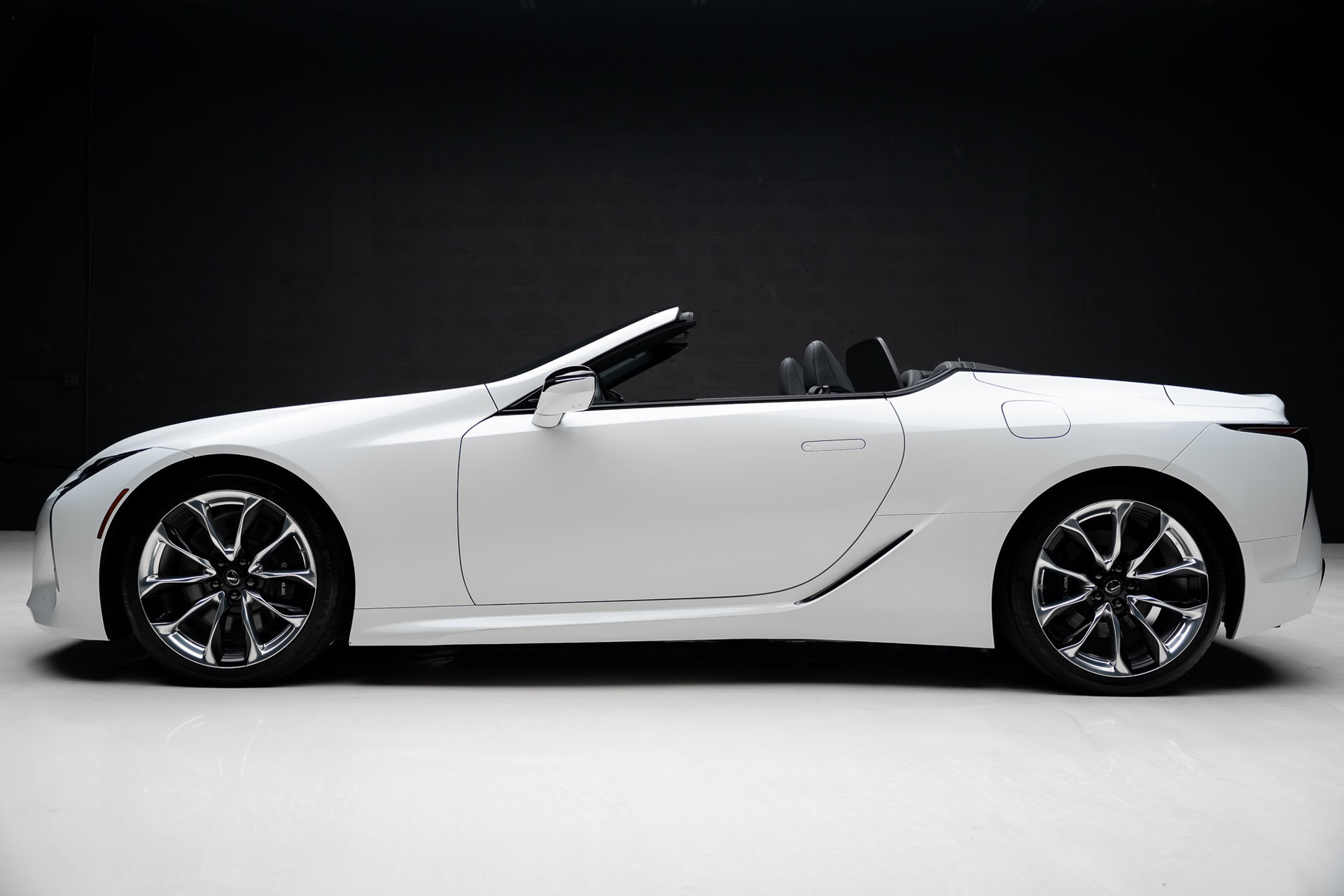Used 2021 Lexus LC 500 Convertible w/ Touring Package RWD image 19