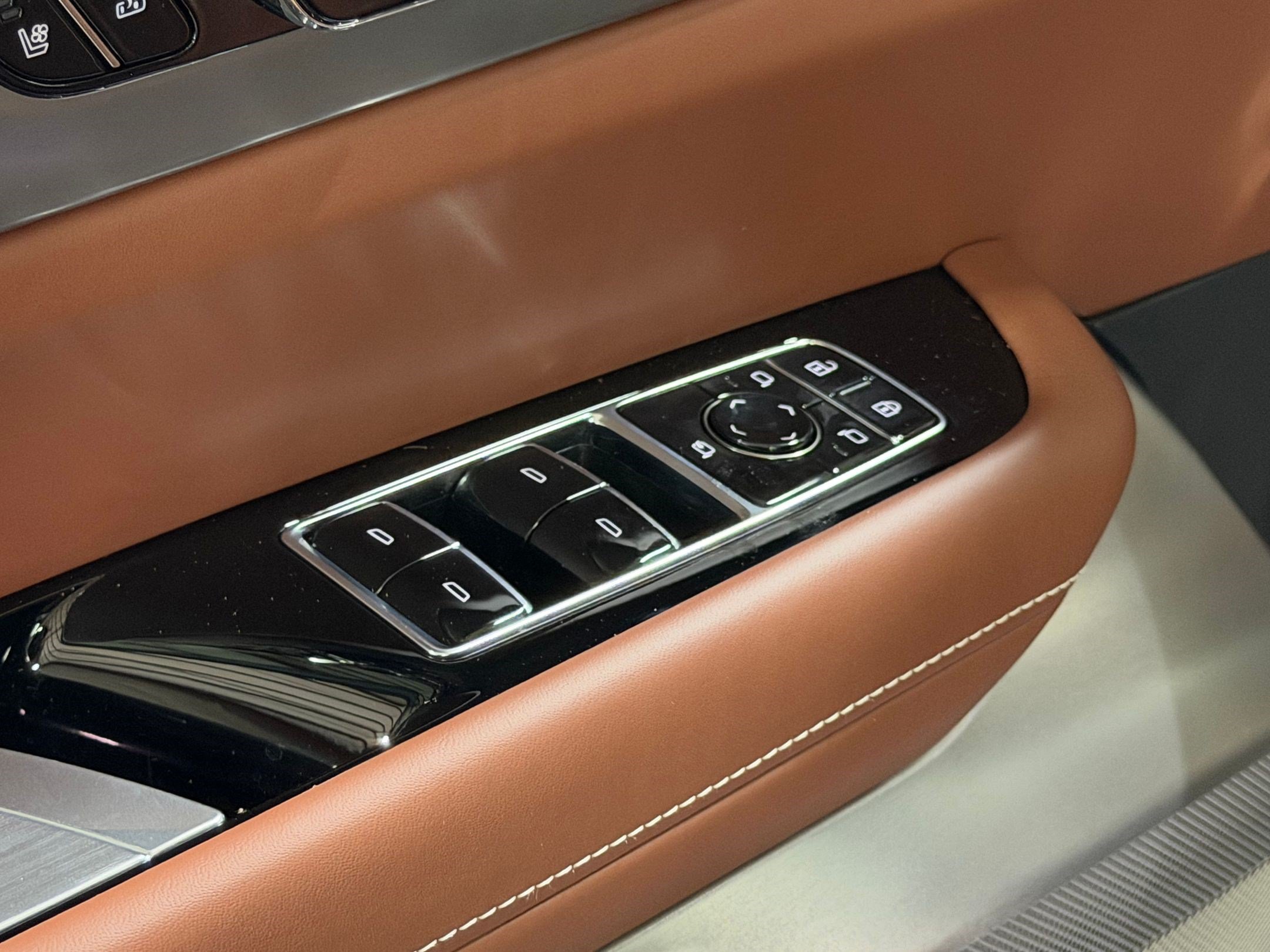 New 2026 Cadillac Vistiq Platinum AWD/4WD image 22
