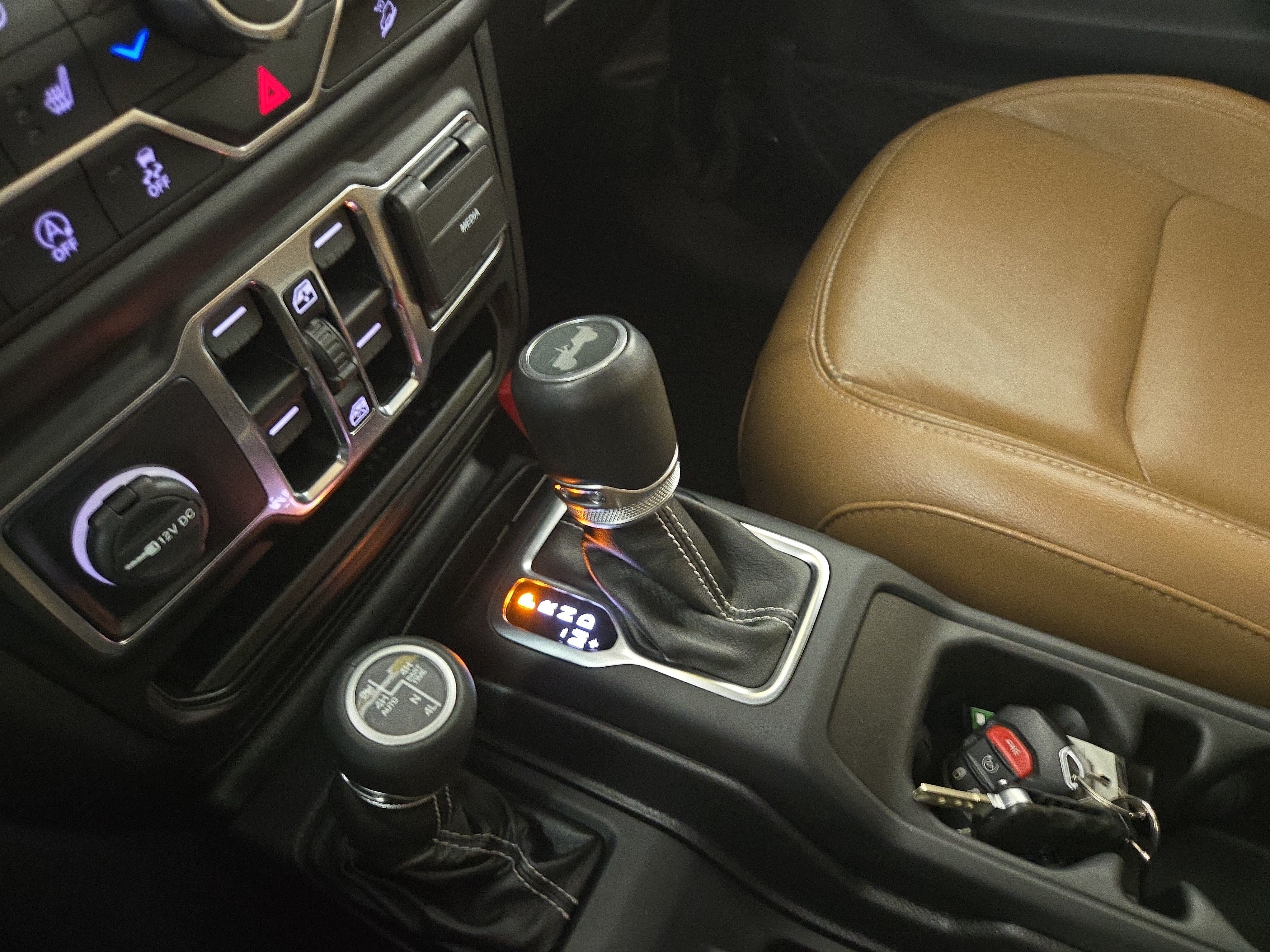 Used 2020 Jeep Wrangler Unlimited Sahara AWD/4WD image 23