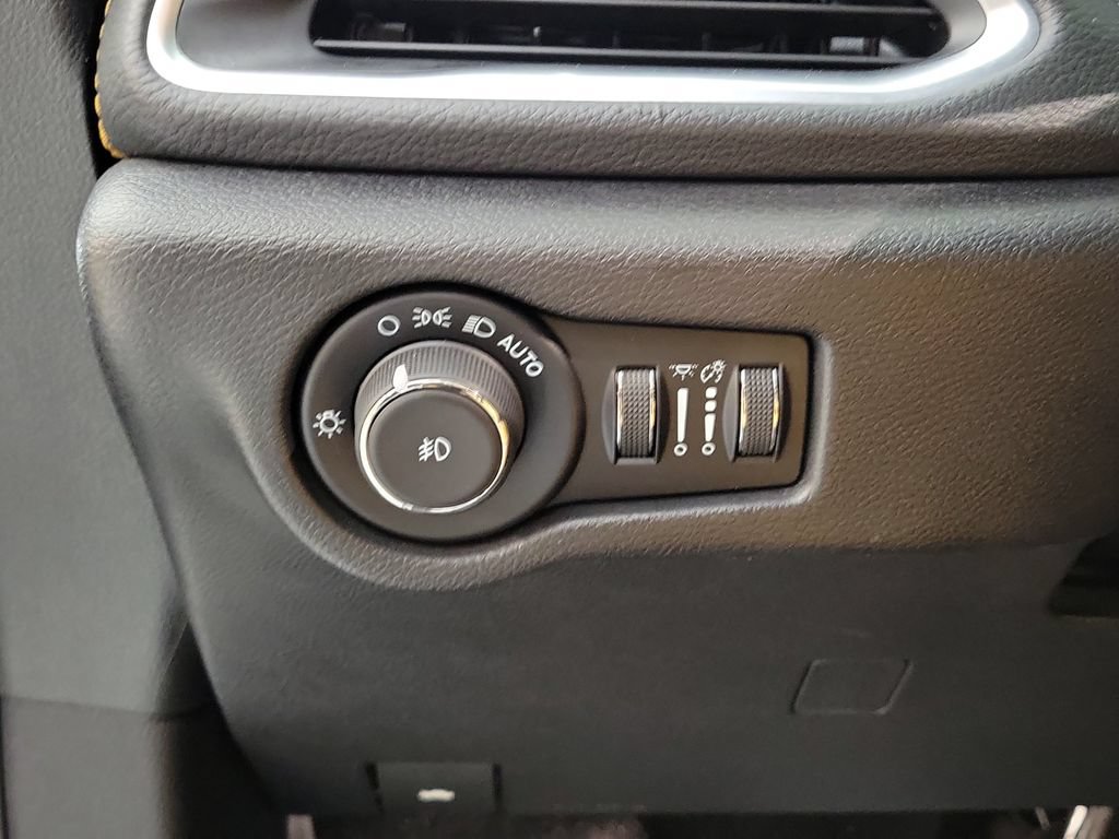 Used 2022 Chrysler Pacifica Pinnacle FWD image 13
