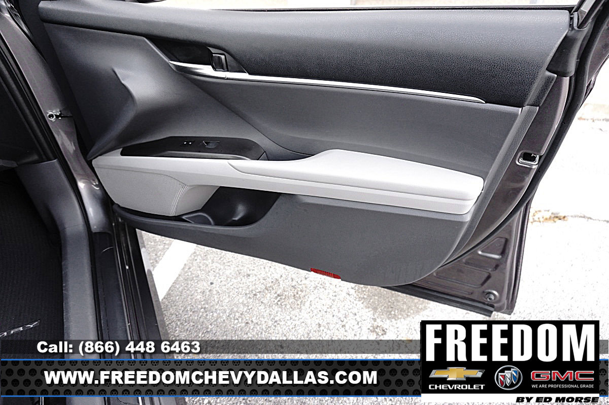 Used 2022 Toyota Camry LE image 34