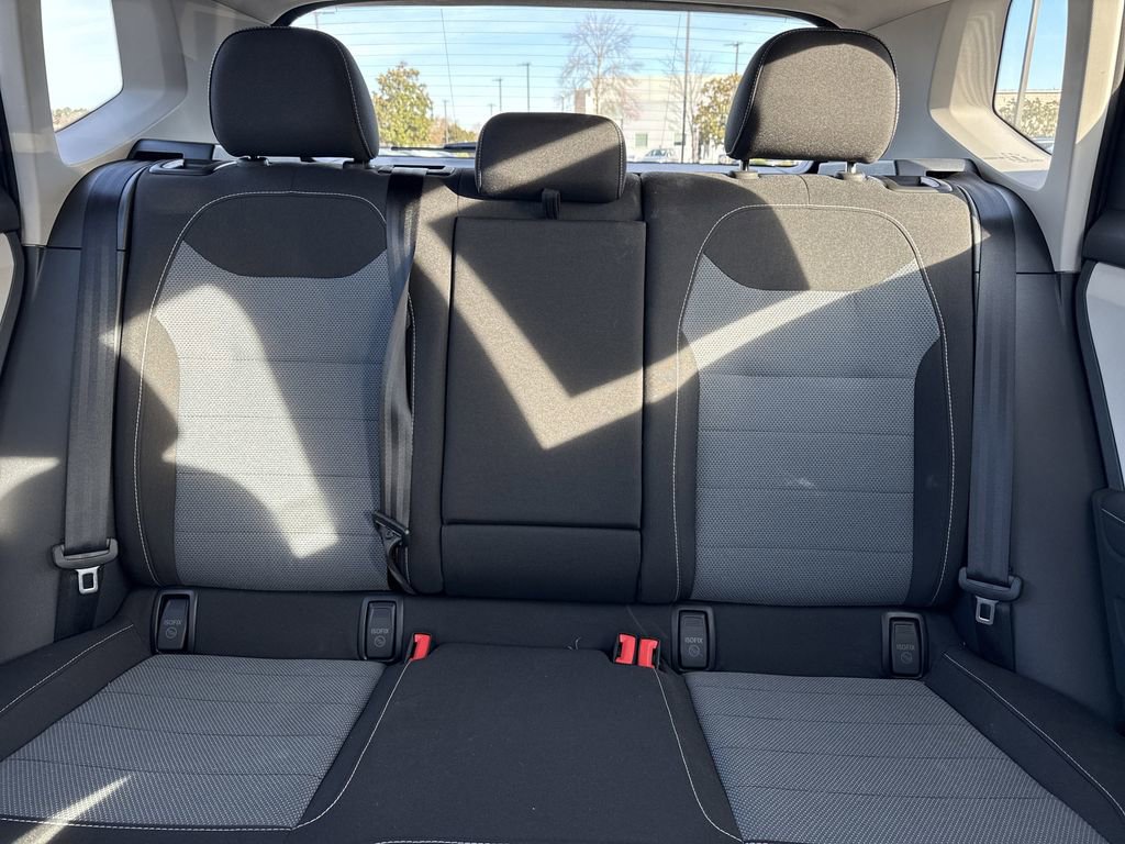 Used 2025 Volkswagen Taos S image 29