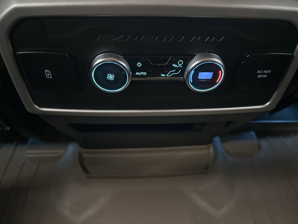 Used 2023 Ford Expedition Max XLT image 24