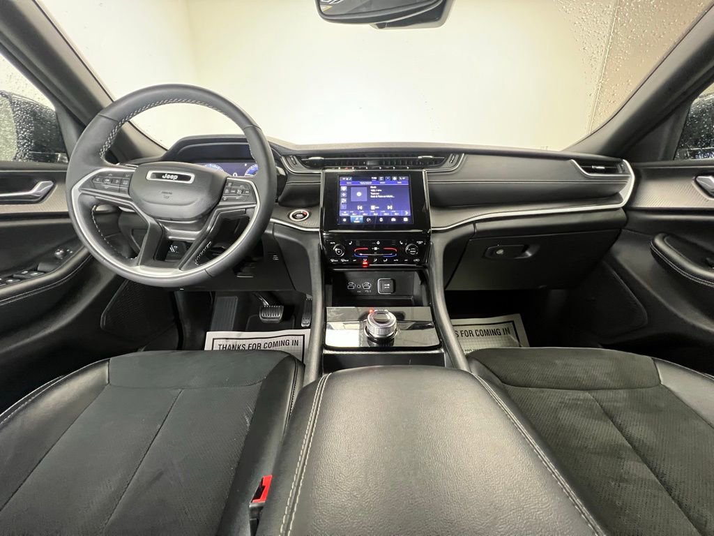 Used 2024 Jeep Grand Cherokee Altitude image 10