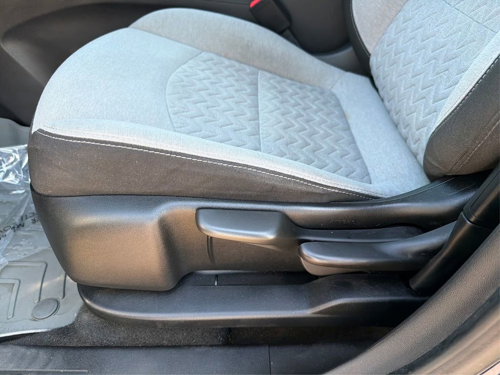 Used 2022 Chevrolet Equinox LS AWD/4WD image 19