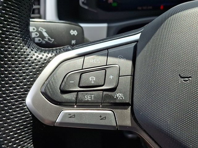 Used 2023 Volkswagen Atlas Cross Sport SEL R-Line AWD/4WD image 24