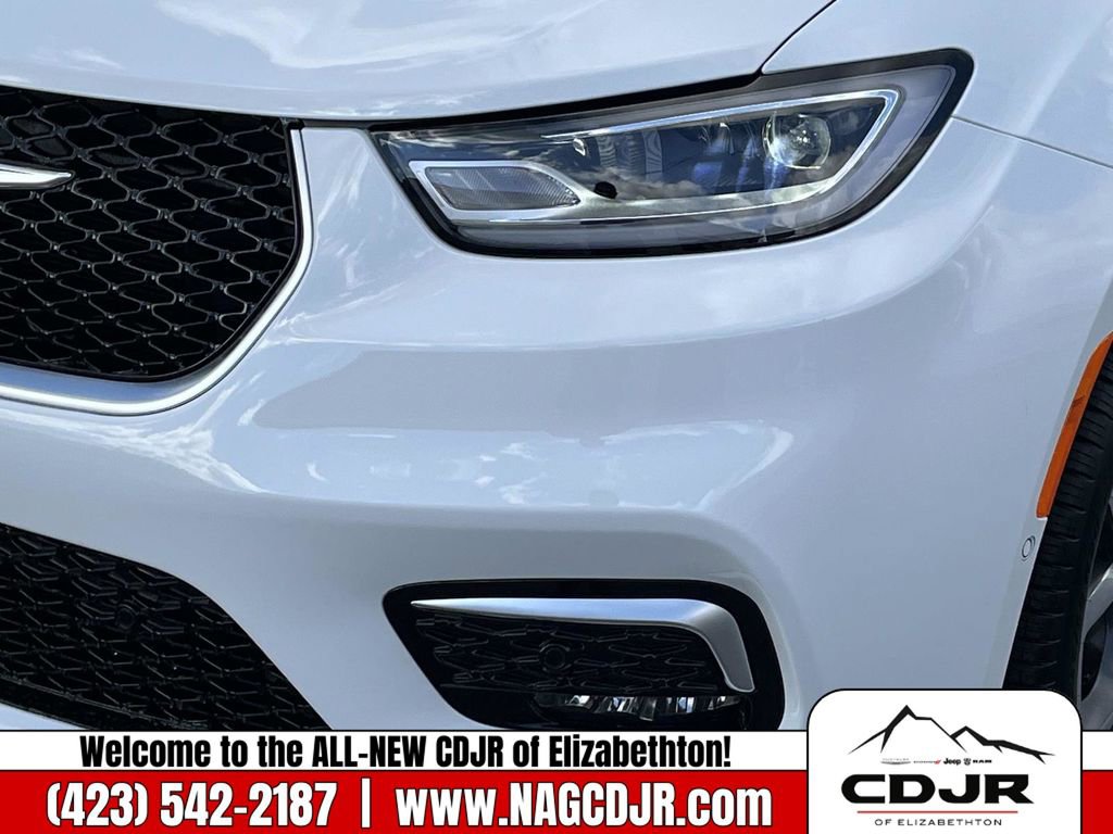 New 2026 Chrysler Pacifica Pinnacle image 10