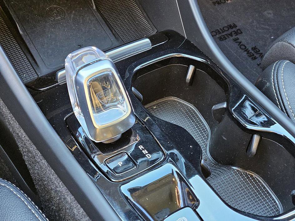 Used 2024 Volvo XC40 B5 Plus w/ Climate Package image 26