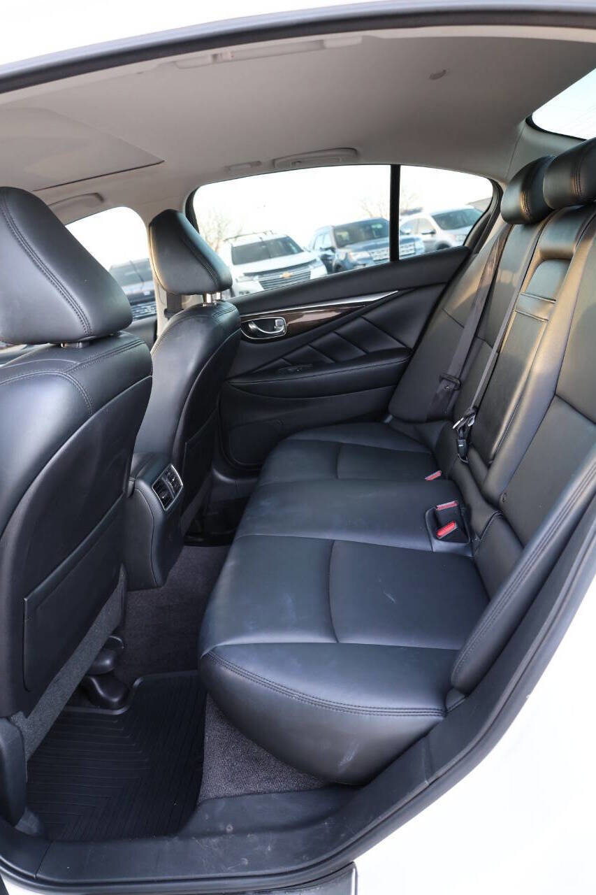 Used 2019 INFINITI Q50 Luxe w/ Essential Package (3.0T Luxe) image 17
