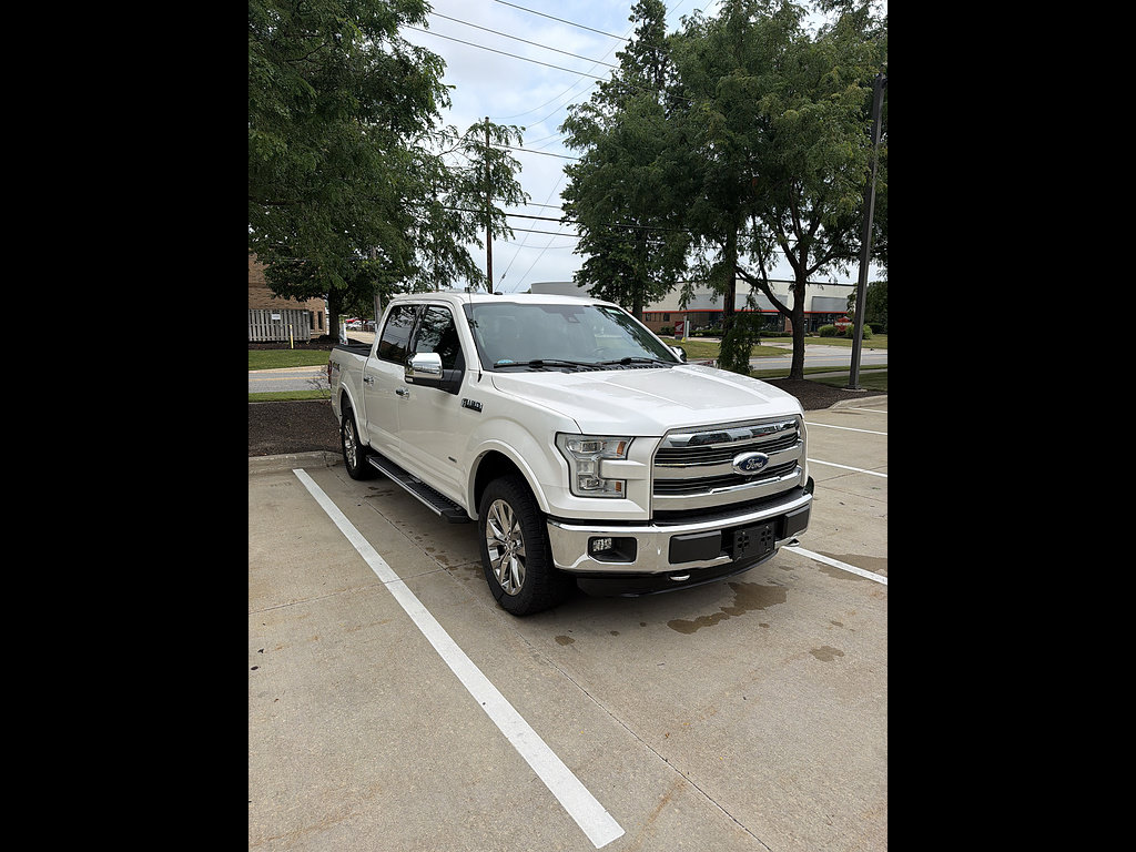 Used 2016 Ford F150 Lariat w/ Equipment Group 502A Luxury AWD/4WD image 2