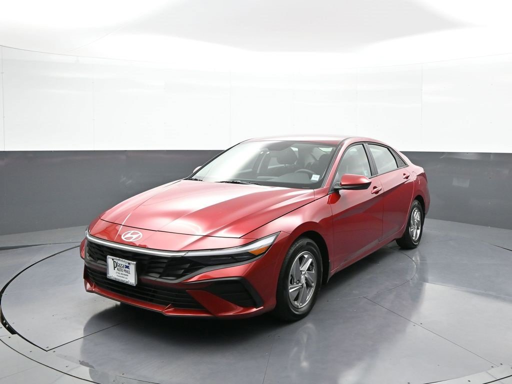Certified 2025 Hyundai Elantra SE