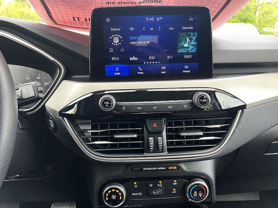 Used 2021 Ford Escape SE image 23