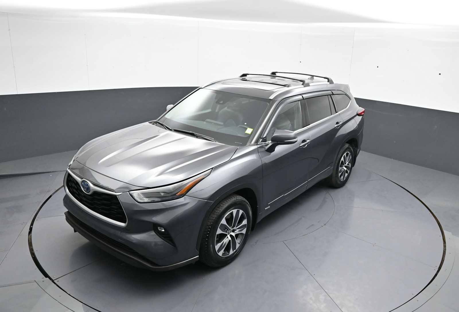 Used 2022 Toyota Highlander XLE AWD/4WD image 35