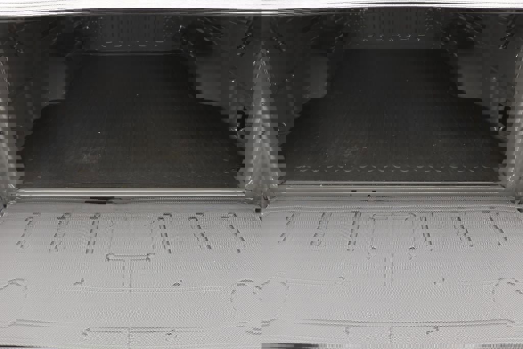 Used 2023 Jeep Gladiator Willys image 11