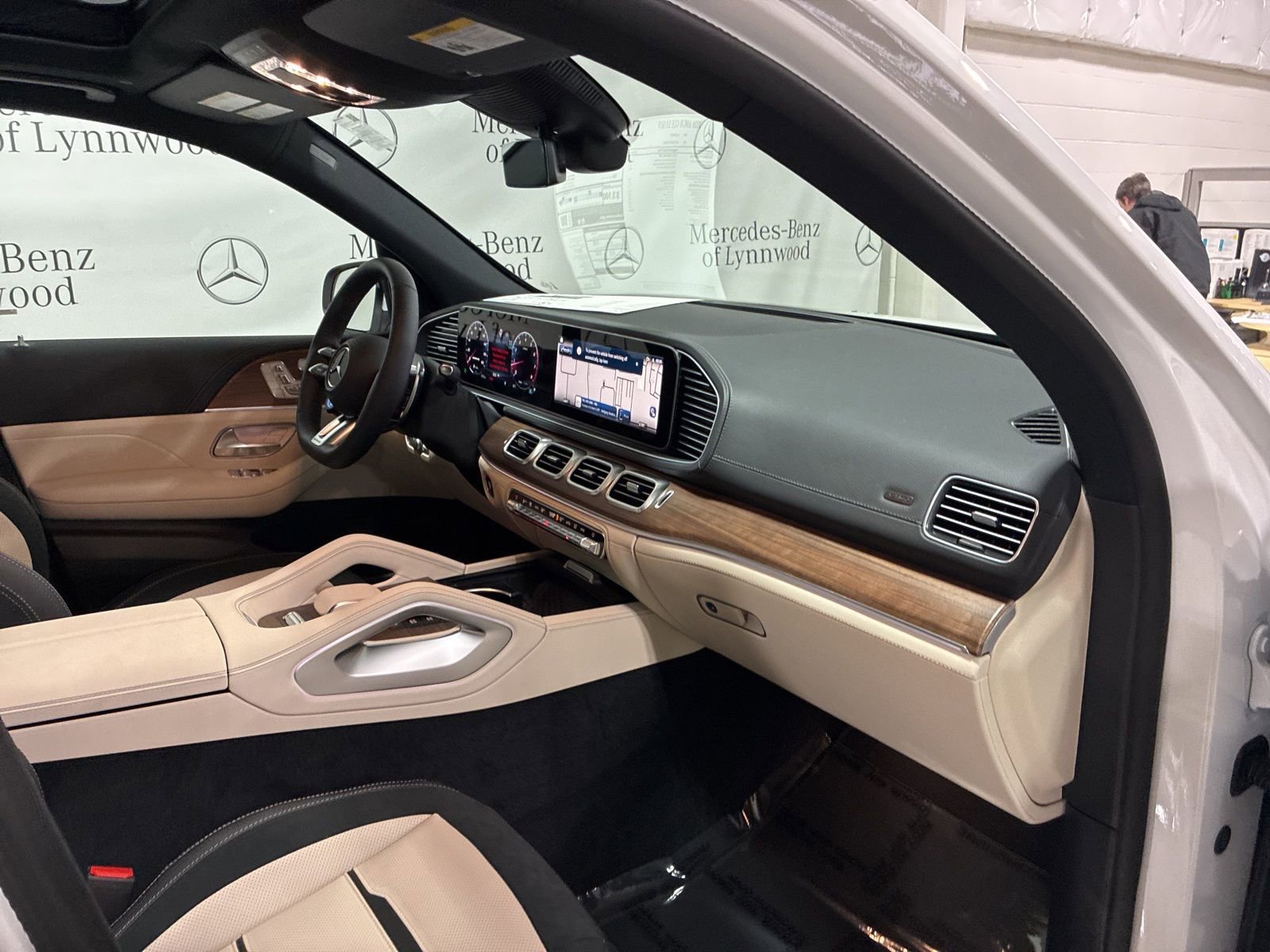 New 2026 Mercedes-Benz GLE 53 AMG 4MATIC image 17