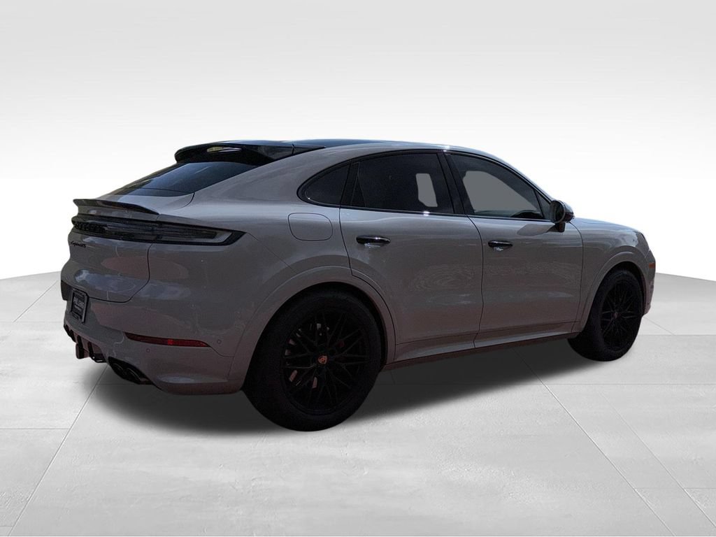 Used 2026 Porsche Cayenne GTS AWD/4WD image 9
