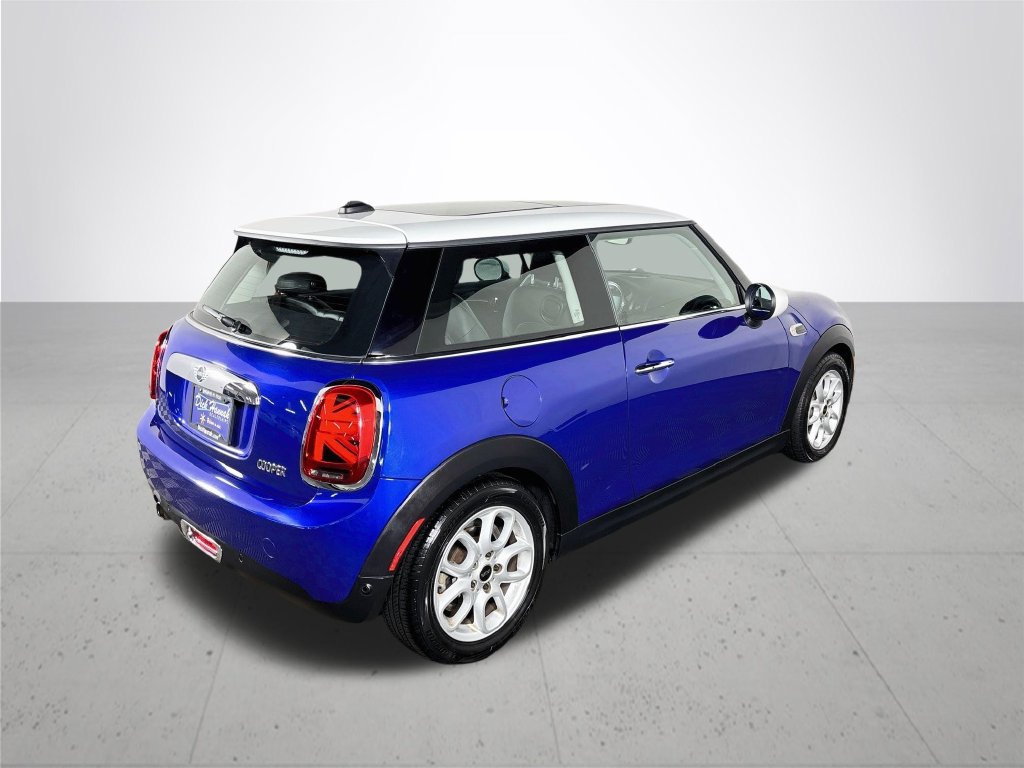 Used 2019 MINI Cooper 2-Door Hardtop w/ Premium Package FWD image 6