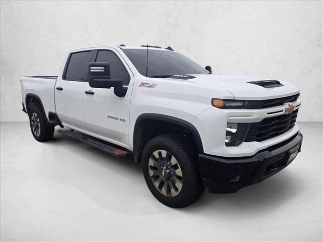 Used 2025 Chevrolet Silverado 2500 Custom w/ Custom Value Package AWD/4WD image 4