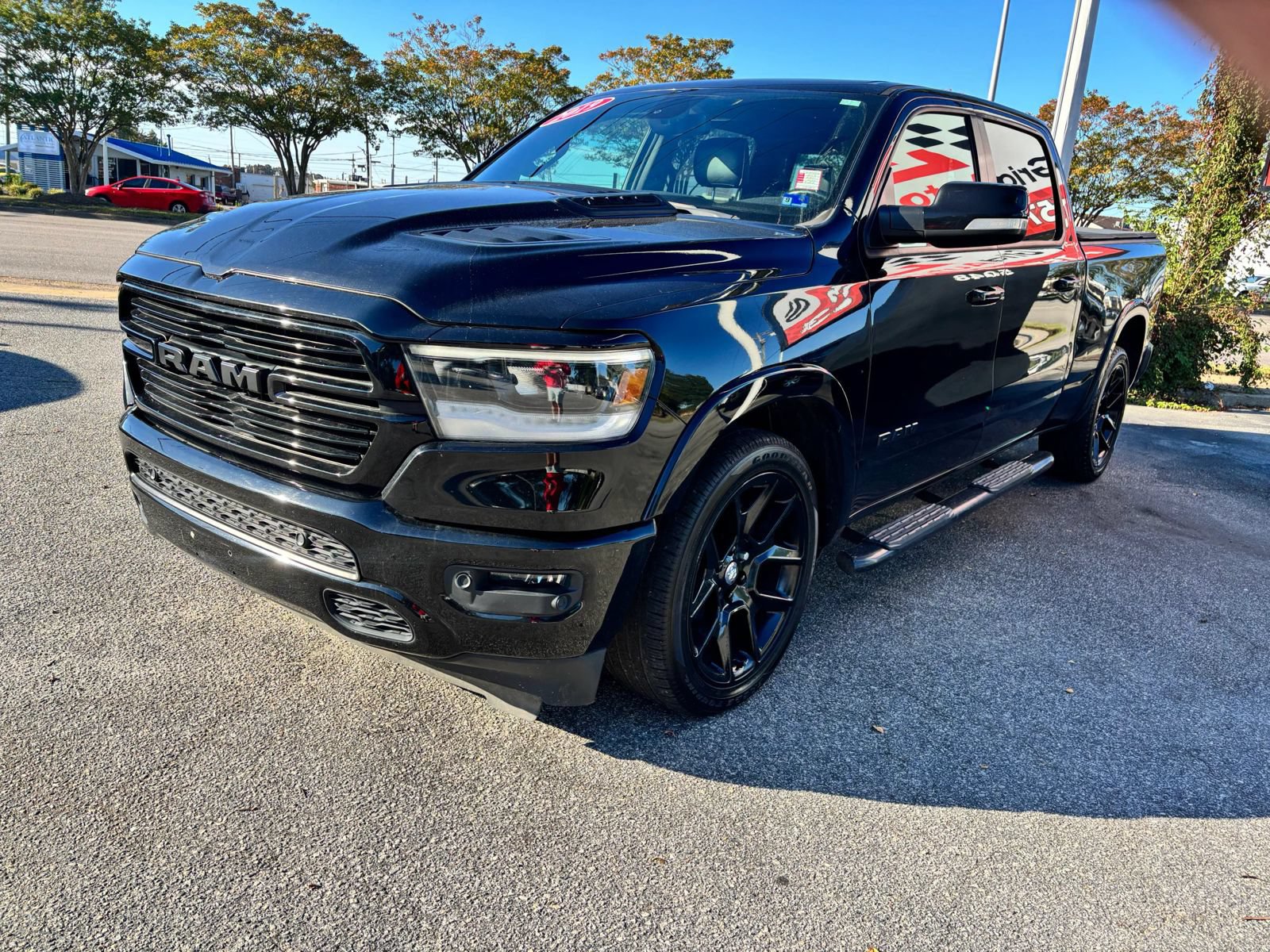 Used 2019 RAM 1500 Laramie AWD/4WD image 8