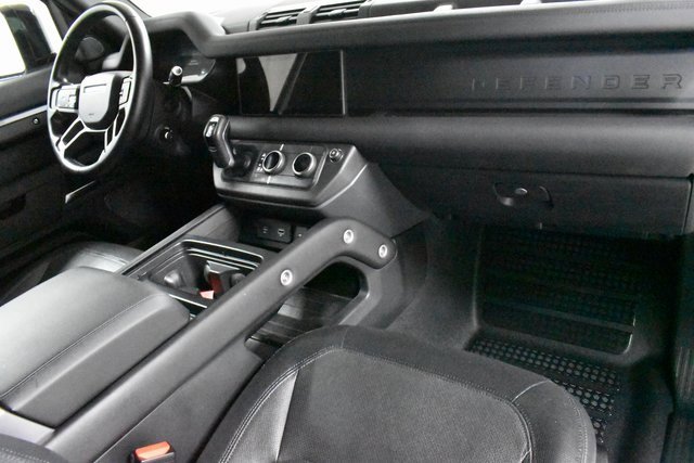Used 2024 Land Rover Defender 90 X-Dynamic SE image 16