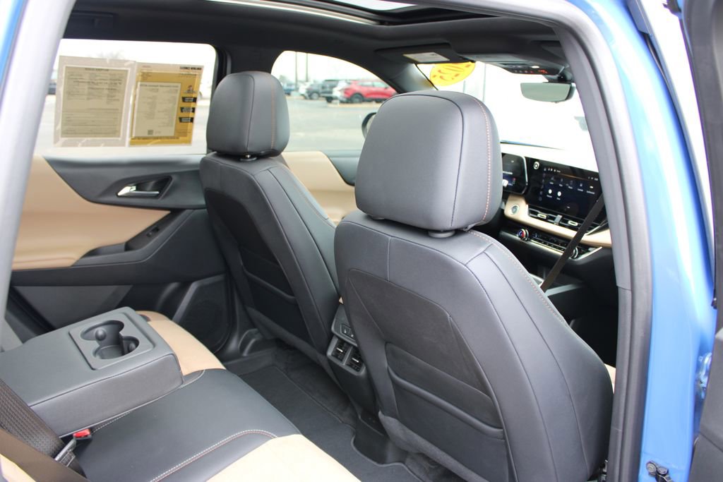 Used 2025 Chevrolet Equinox ACTIV w/ Safety and Technology Package image 35