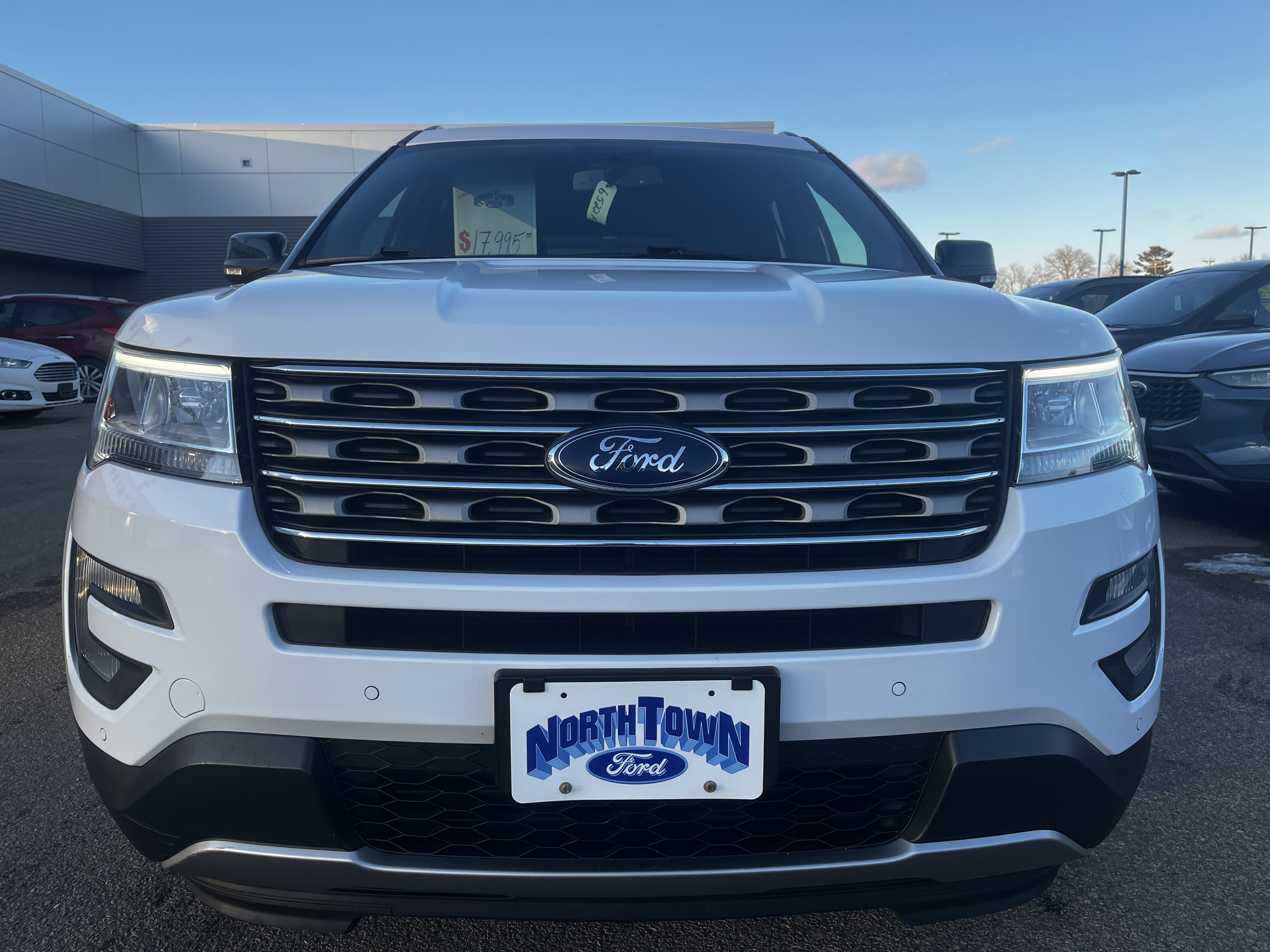 Used 2017 Ford Explorer XLT w/ Equipment Group 201A AWD/4WD image 3