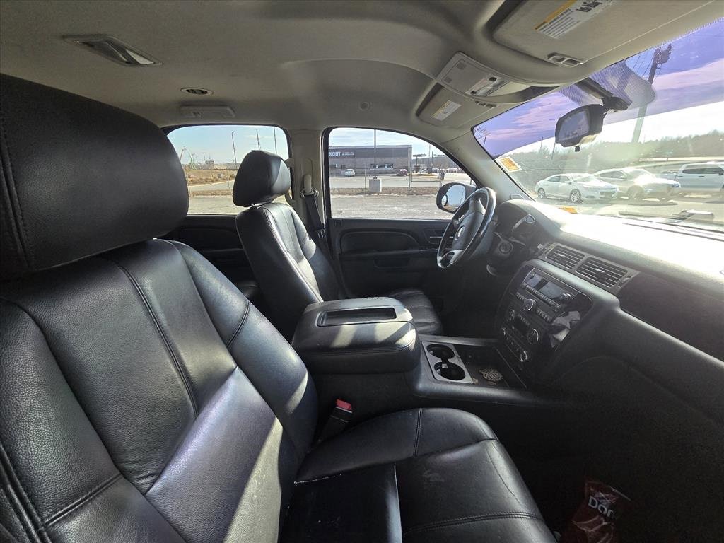 Used 2013 Chevrolet Tahoe LT image 3