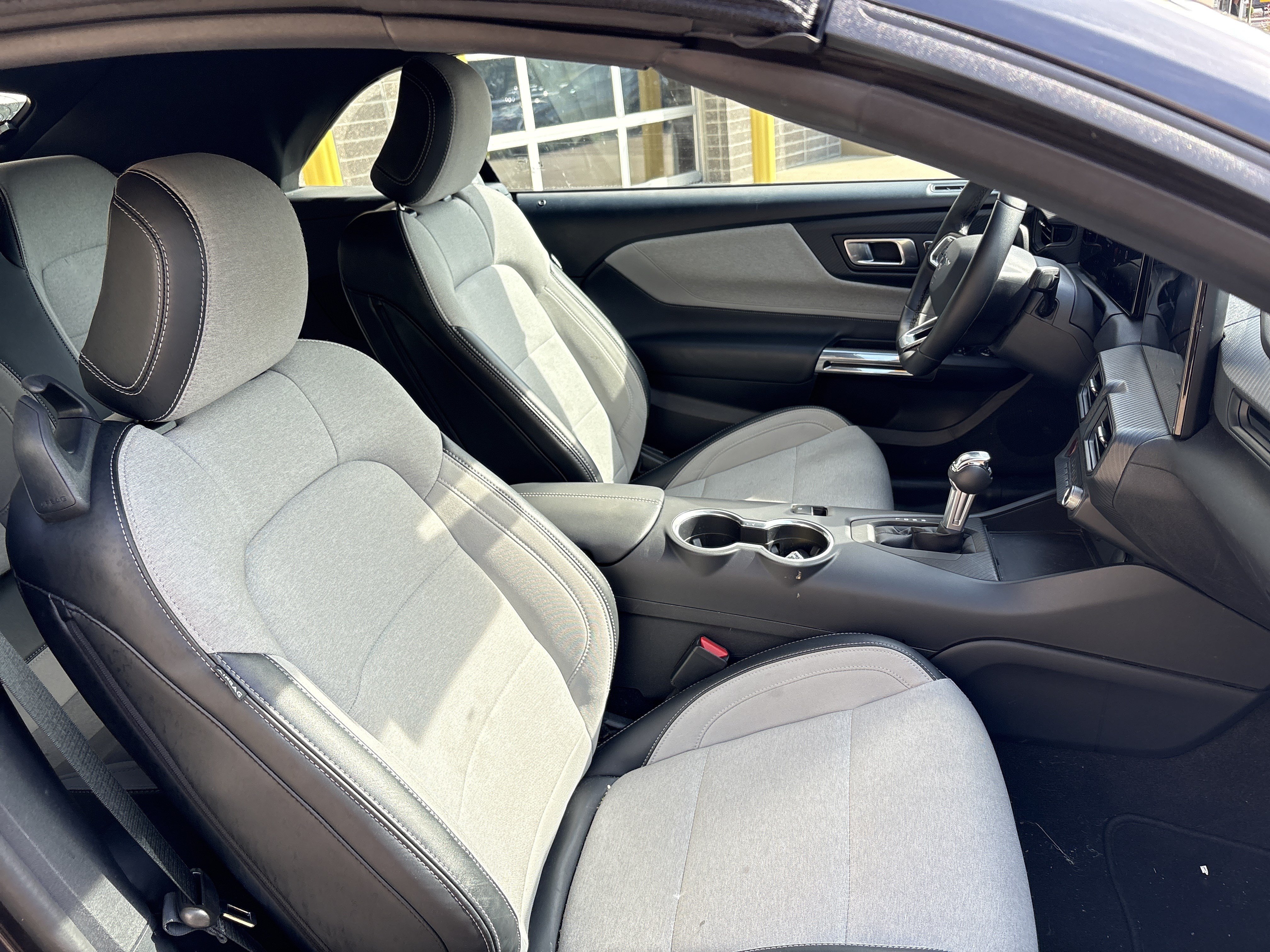 Used 2024 Ford Mustang Convertible RWD image 31