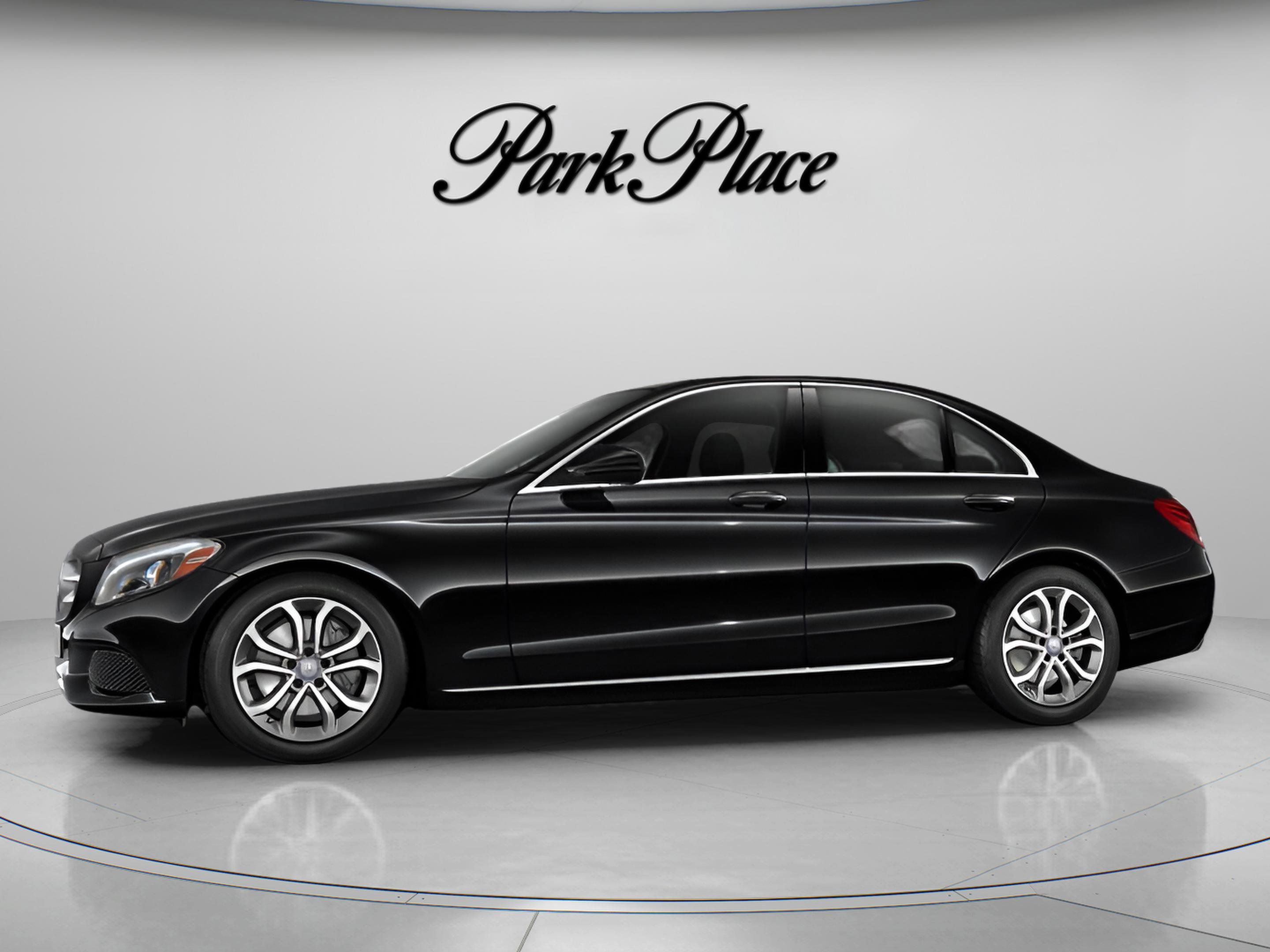 Used 2017 Mercedes-Benz C 300 Sedan image 4