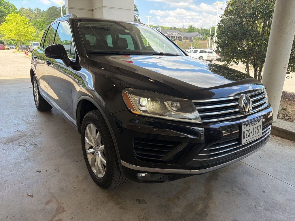 Used 2017 Volkswagen Touareg Sport AWD/4WD image 4