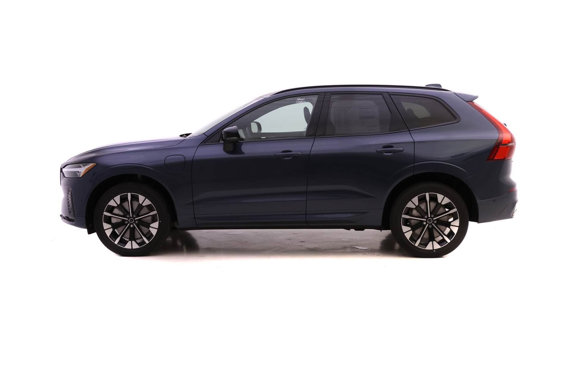 New 2026 Volvo XC60 T8 Plus w/ Protection Package Premier image 3