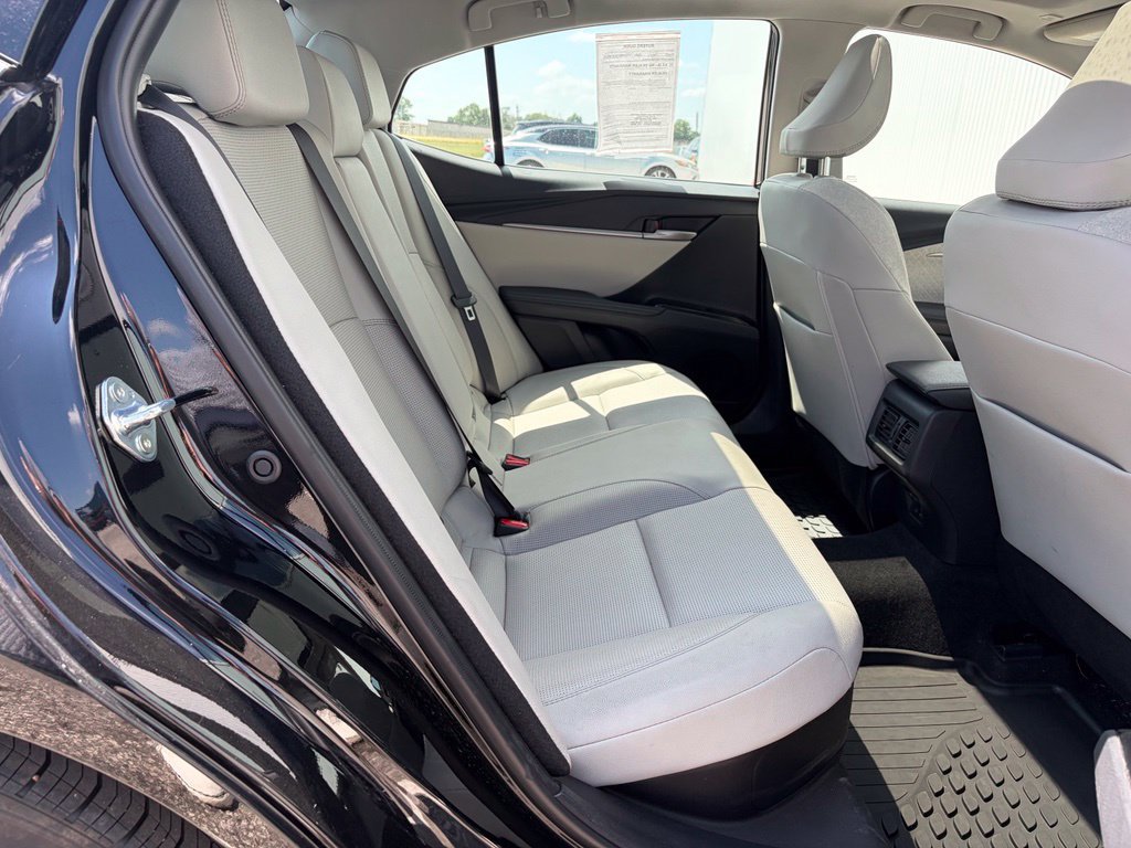 Used 2025 Toyota Camry XLE AWD/4WD image 21