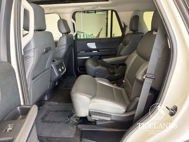 Certified 2025 Ford Expedition Active AWD/4WD image 30