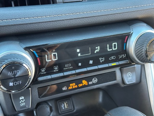 Certified 2025 Toyota RAV4 XLE AWD/4WD image 17