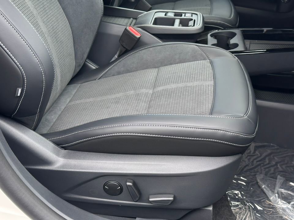 New 2025 Ford Mustang Mach-E GT w/ Interior Protection Package AWD/4WD image 12