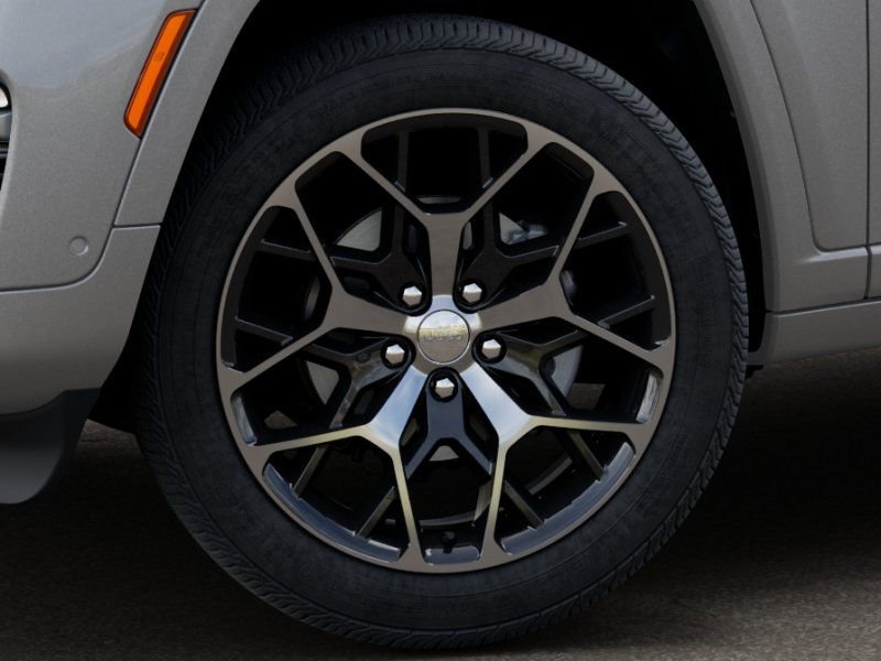New 2025 Jeep Grand Cherokee Summit image 8