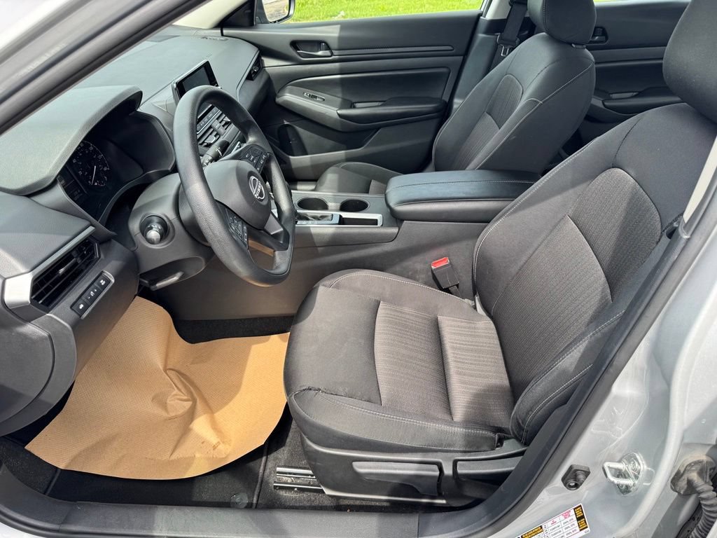 Used 2024 Nissan Altima 2.5 S FWD image 11