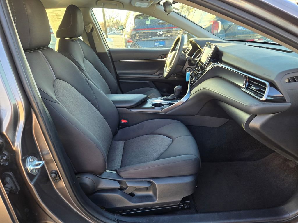 Used 2023 Toyota Camry LE FWD image 9