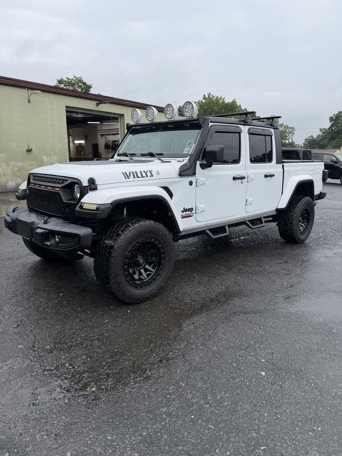 Used 2022 Jeep Gladiator Sport AWD/4WD image 5