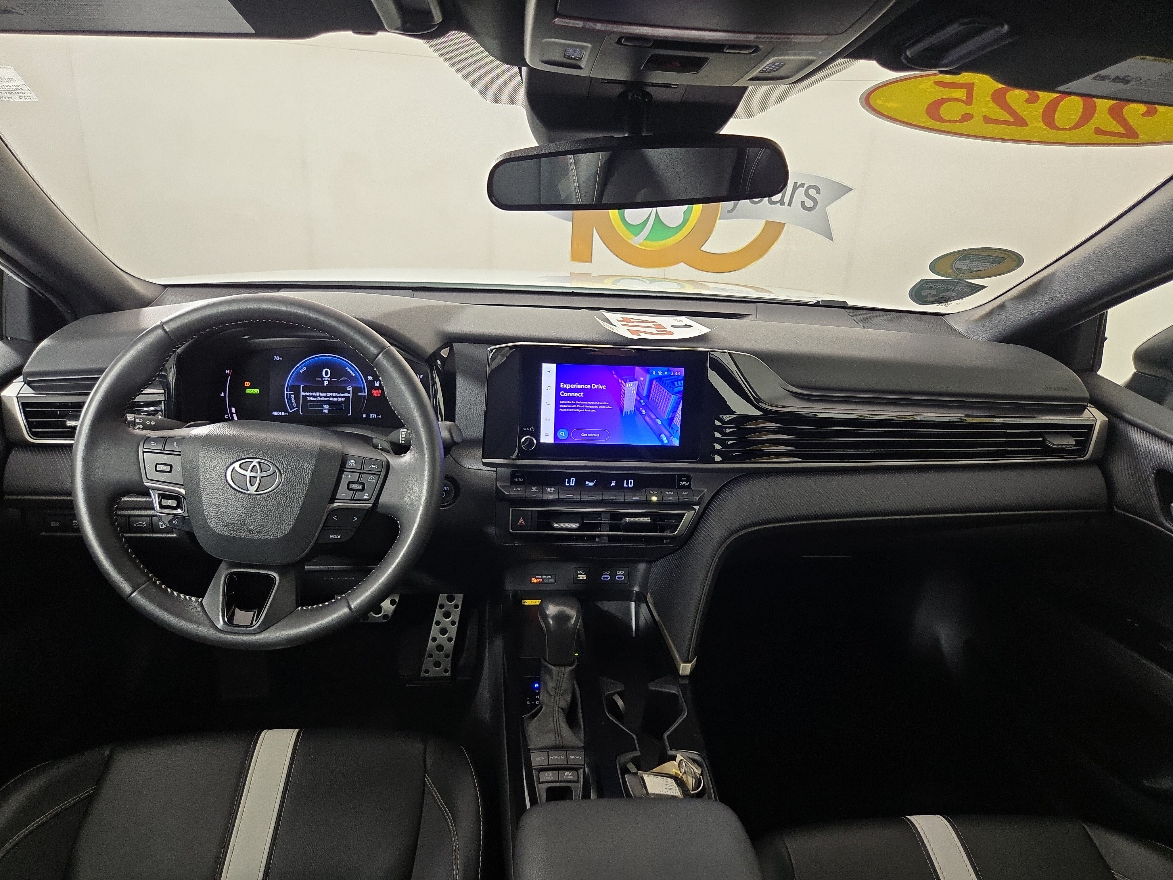 Used 2025 Toyota Camry SE FWD image 13