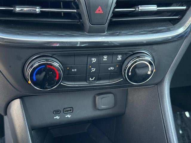Used 2024 Buick Encore GX Preferred FWD image 19