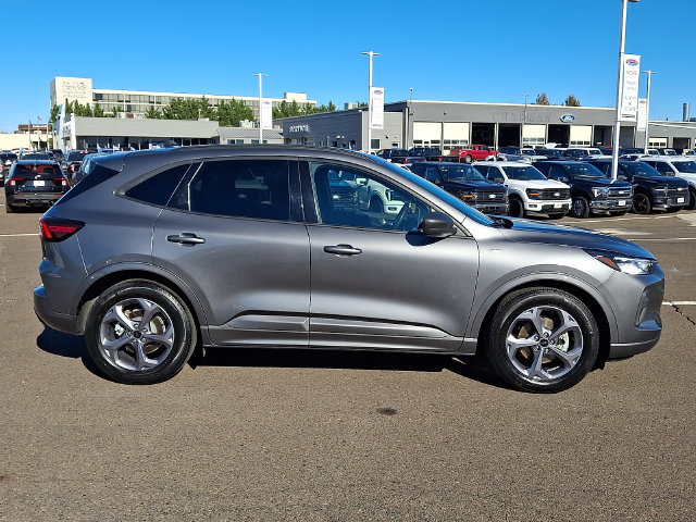 Certified 2023 Ford Escape ST-Line w/ Tech Pack #1 FWD image 7