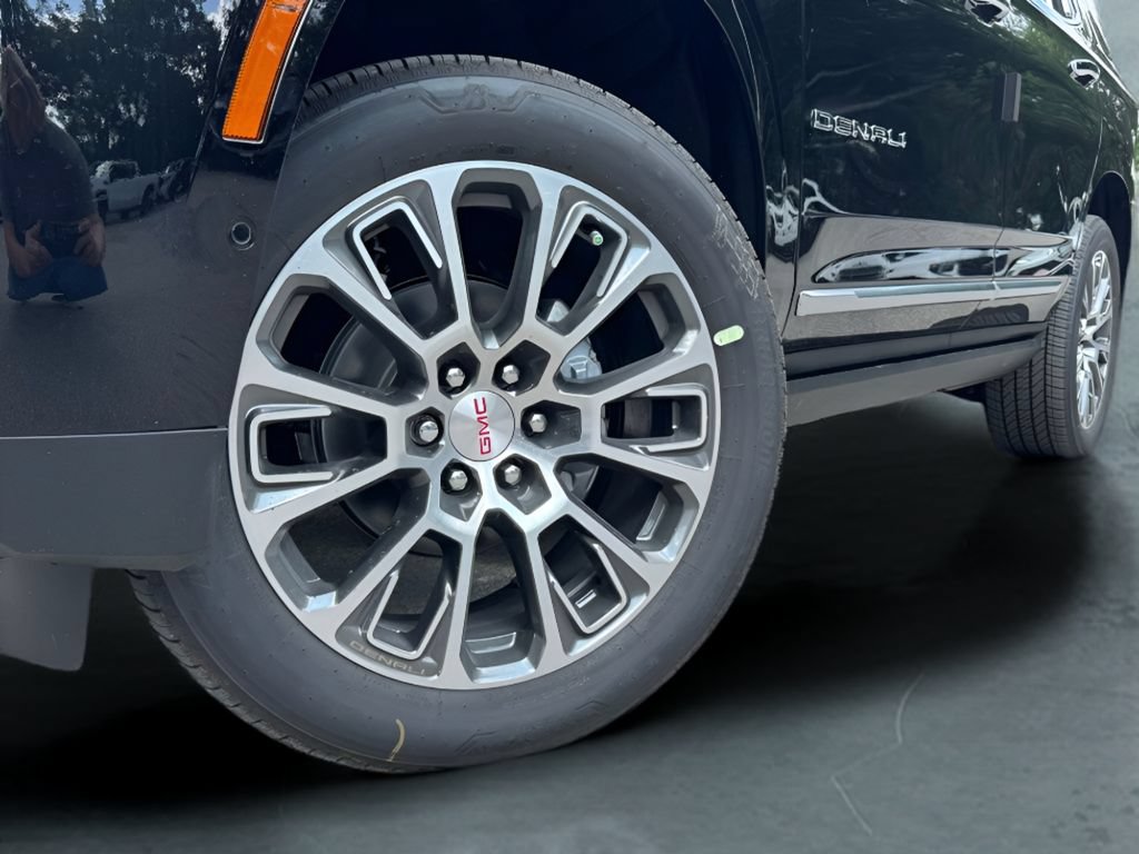 New 2026 GMC Yukon Denali w/ Denali Reserve Package AWD/4WD image 2