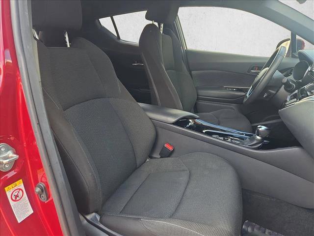 Used 2019 Toyota C-HR XLE FWD image 18