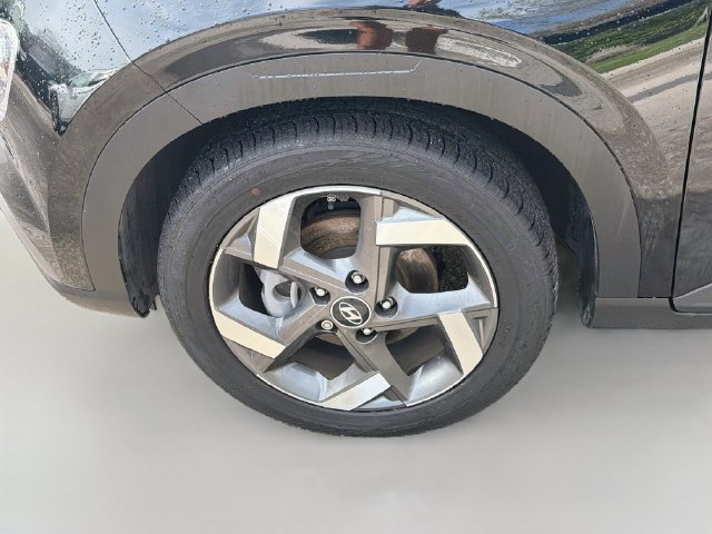 Certified 2025 Hyundai Venue SEL FWD image 30