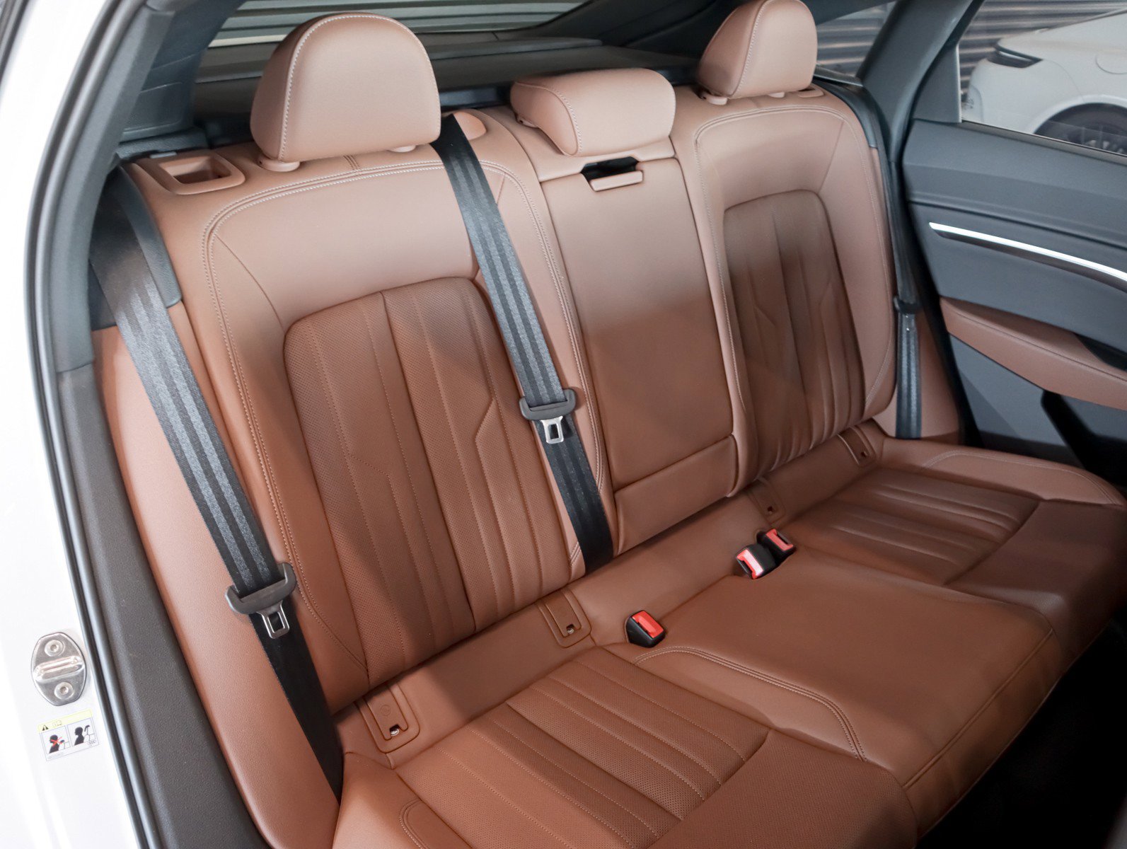 Used 2024 Audi Q8 e-tron Premium Plus image 11